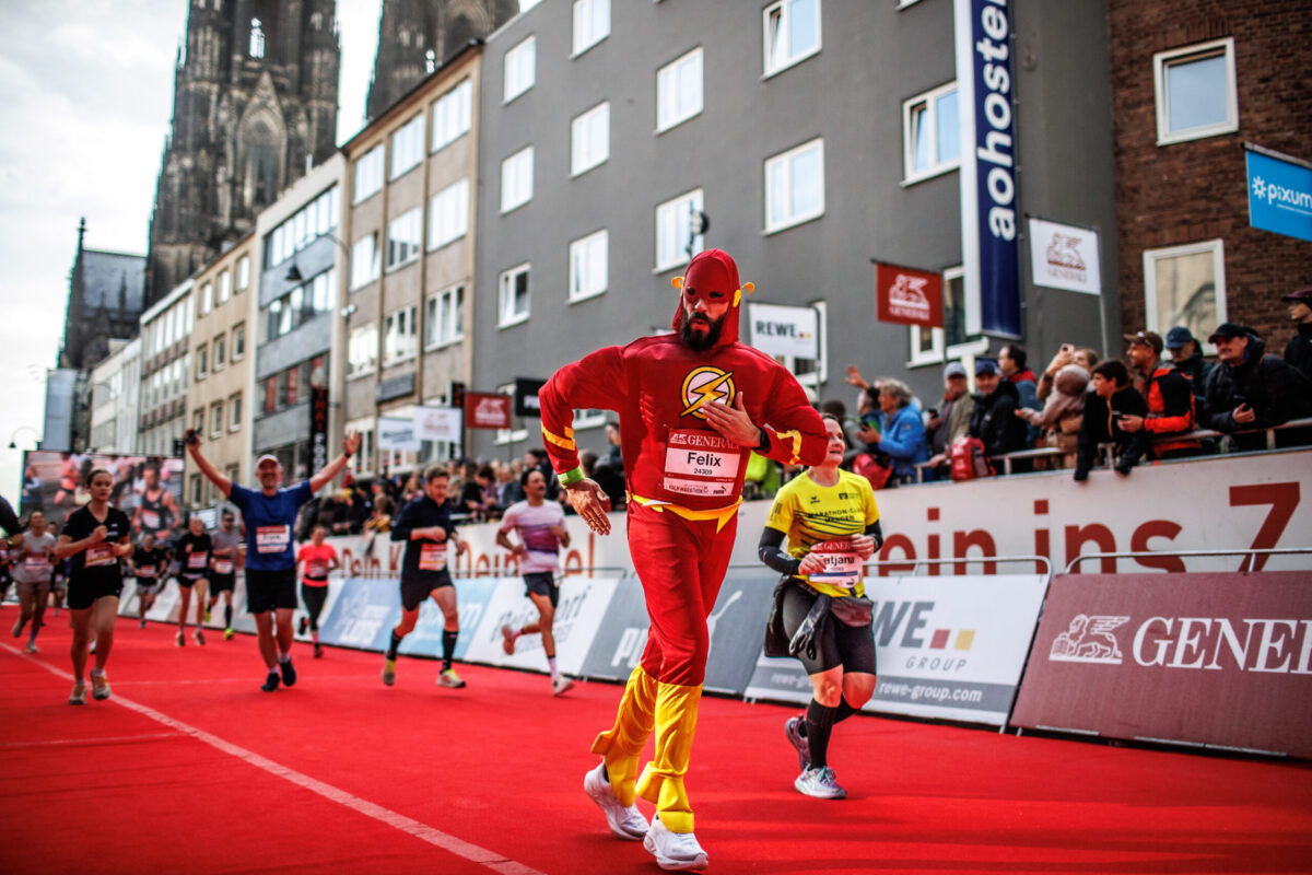 Verkleidet Generali Köln Marathon 2025