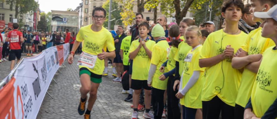 Bild zum Artikel: Marathon als Team: Schulen laufen durch Köln